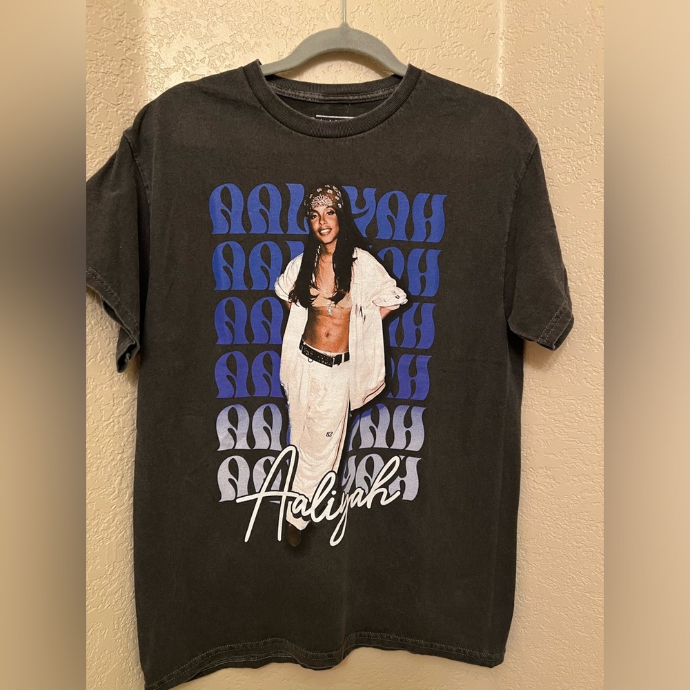 Preloved Aaliyah name repeat T-Shirt